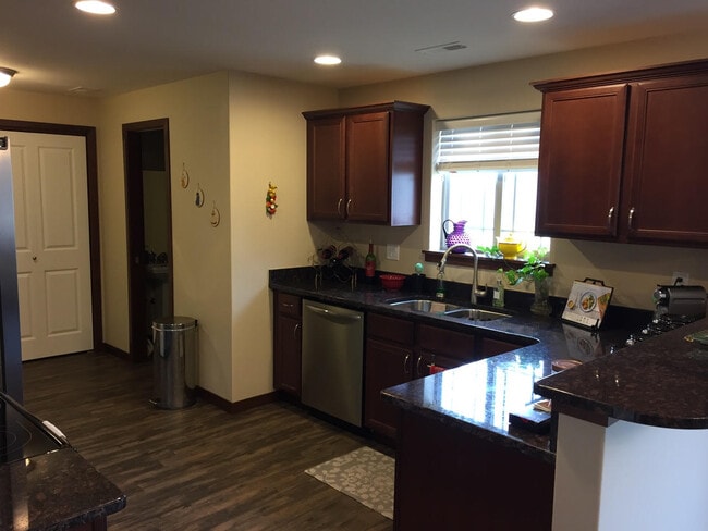 Photo - 35 Jaro Wy House