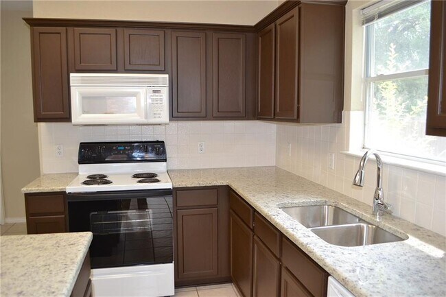 Foto del edificio - 8309 Dulac Dr