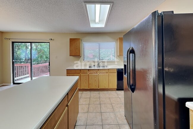 Building Photo - 7206 Knights Haven