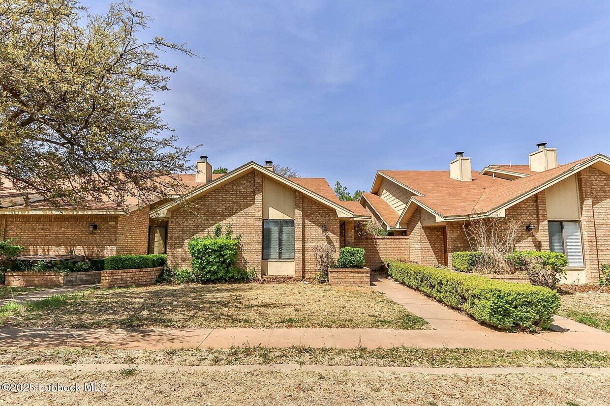 Foto principal - 6802 Frankford Ave