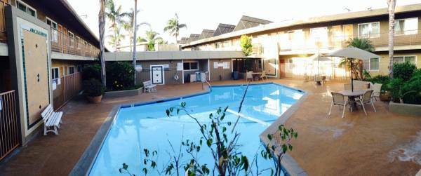 Building Photo - Villa Gardens