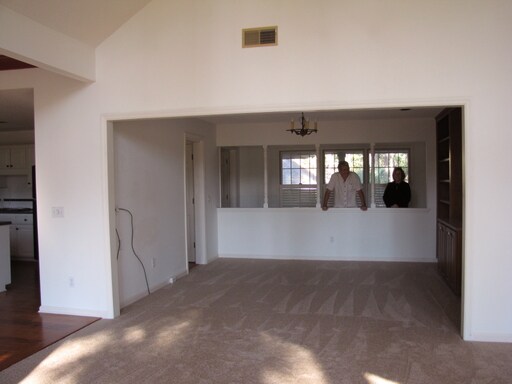 Building Photo - 26 Raintree Ln