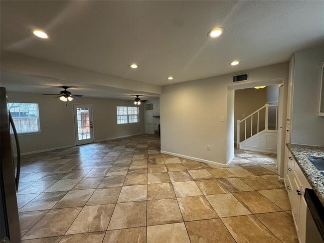 Building Photo - 3619 Summit Bend