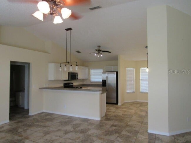 Building Photo - 926 Cork Oak Ln