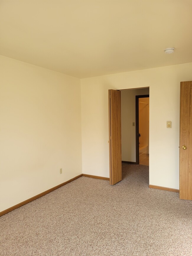 LARGE Bedroom - W156N11495 Pilgrim Rd