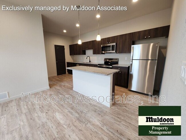 Foto del edificio - 896 S Harmony Dr