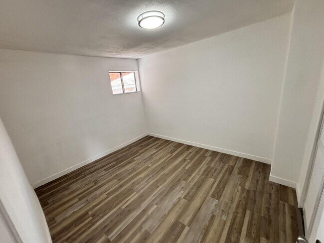 Foto del edificio - 828 6th St