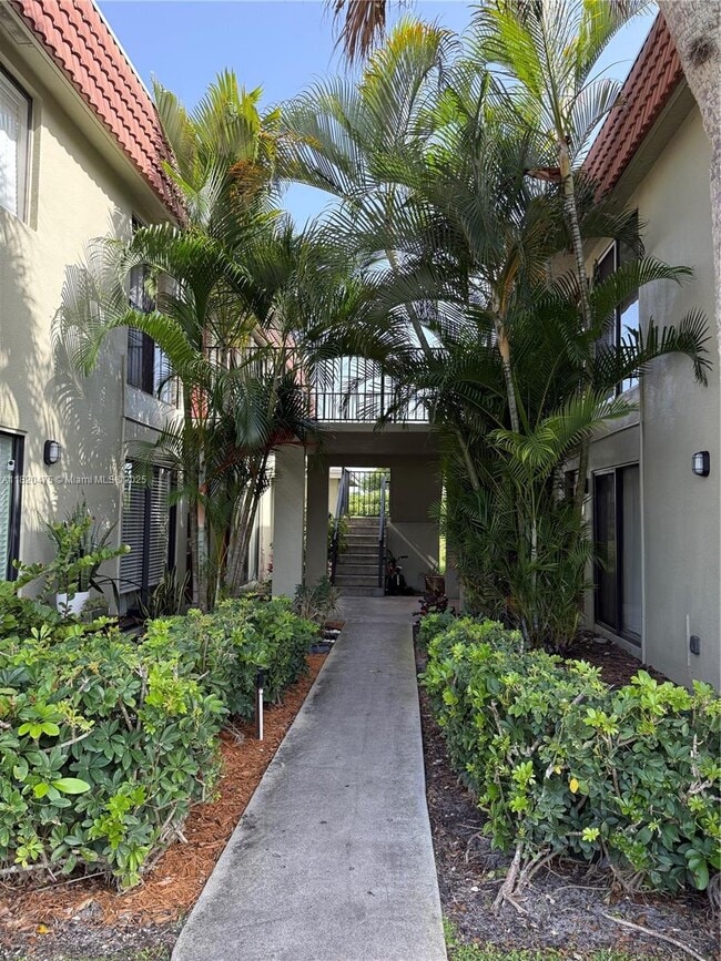 Building Photo - 11392 Royal Palm Blvd