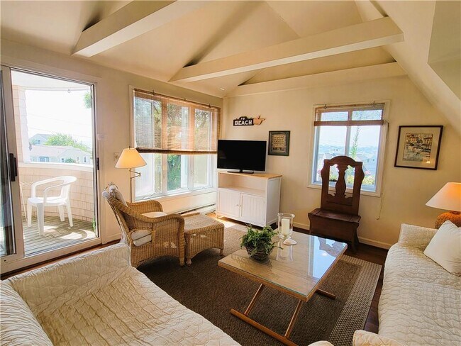 Foto del edificio - 152 Tuckerman Ave