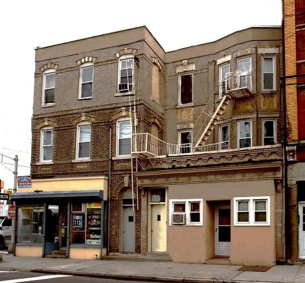 Primary Photo - 694 Summit Ave