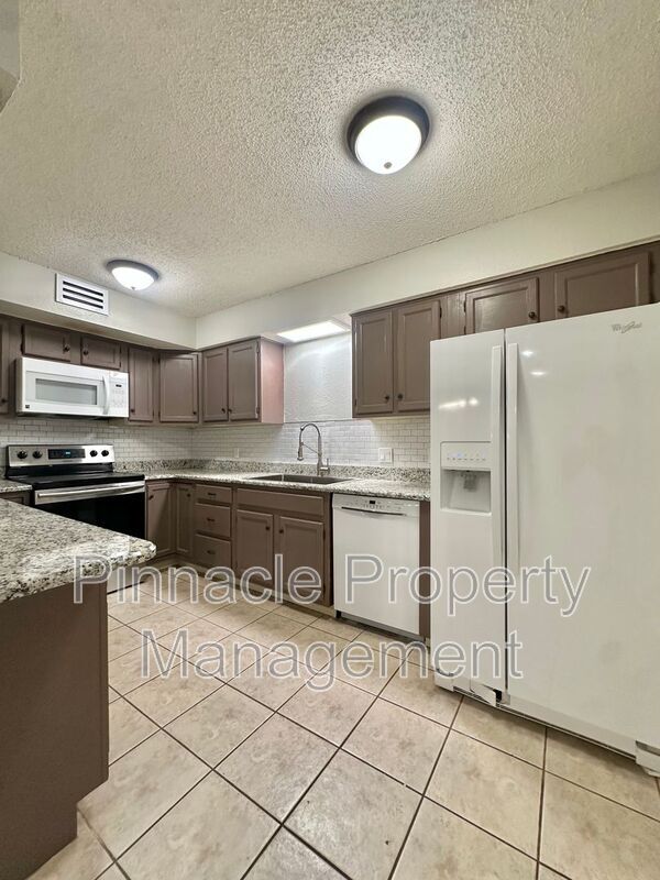 Building Photo - 3602 Gemini Dr