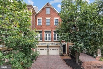 Building Photo - 4914 John Ticer Dr