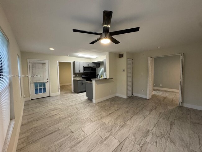 Building Photo - 8737 NW 39th St