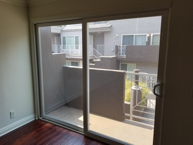 private patio - 355 N Maple St