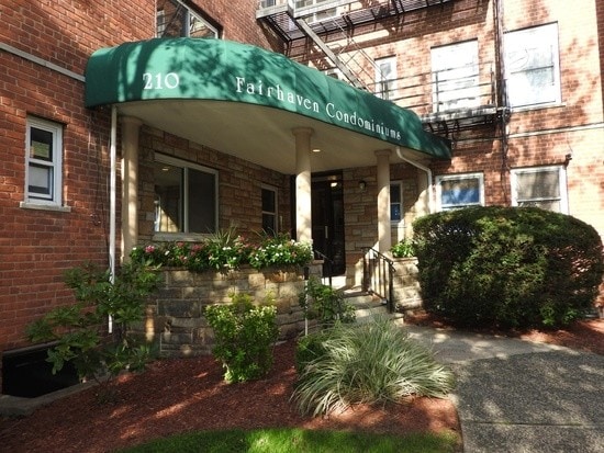 Building Photo - 210 Woodcliff Ave