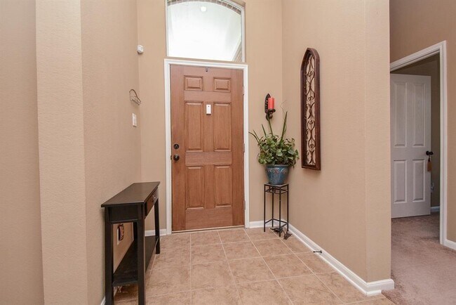 Foto del edificio - 2715 Farlow Ln
