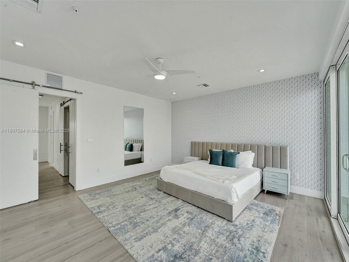 Foto principal - 1226 NE 15th Ave