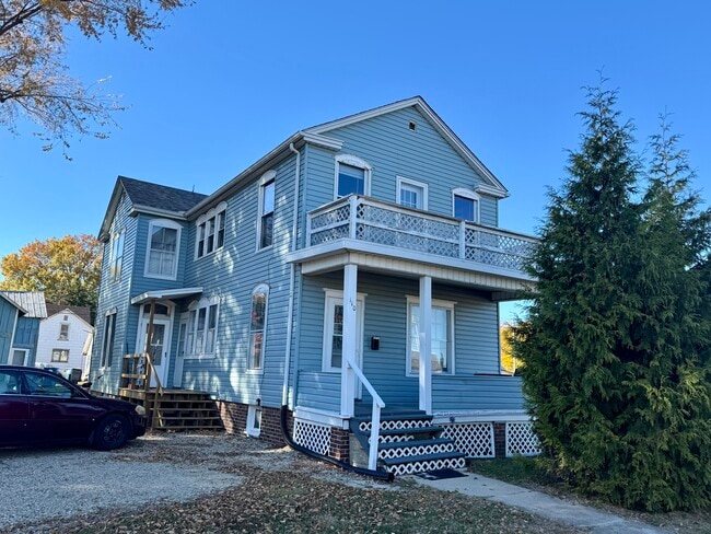 Building Photo - 110 S Pleasant St