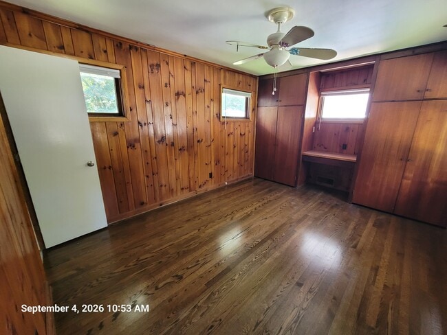 Building Photo - 1304 Evergreen Dr