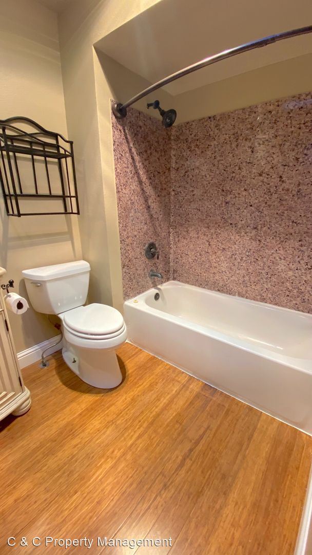 Foto del edificio - 3 br, 1 bath House - 461 Dela Vina Ave. #206