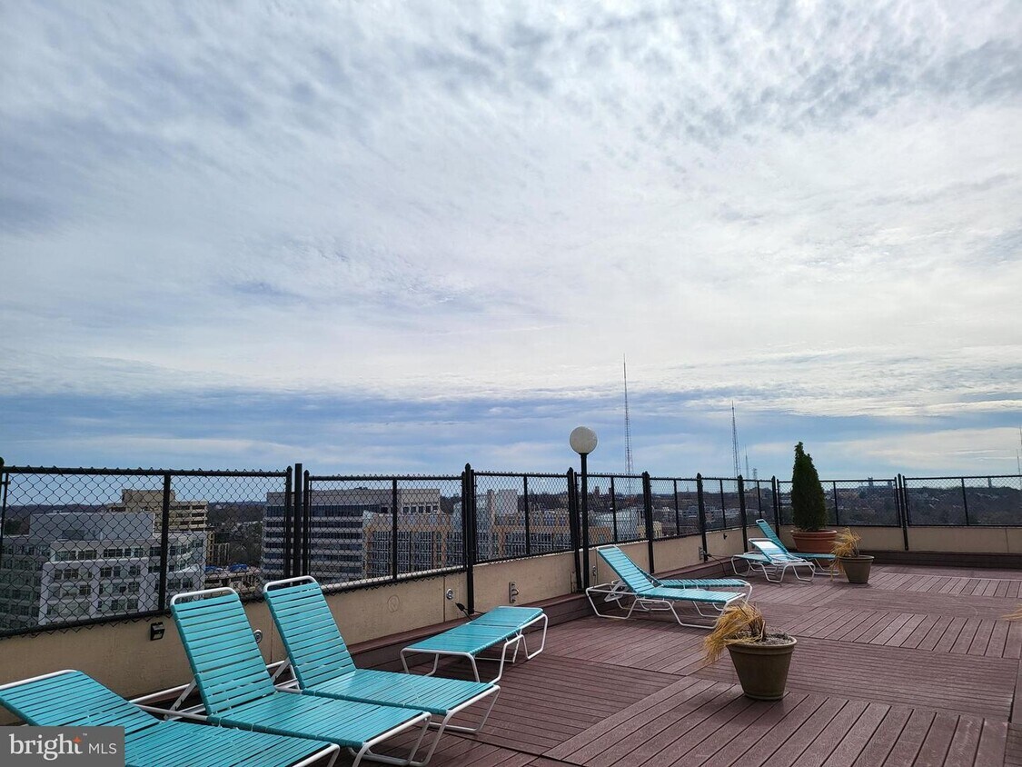 Foto principal - 5500 Friendship Blvd