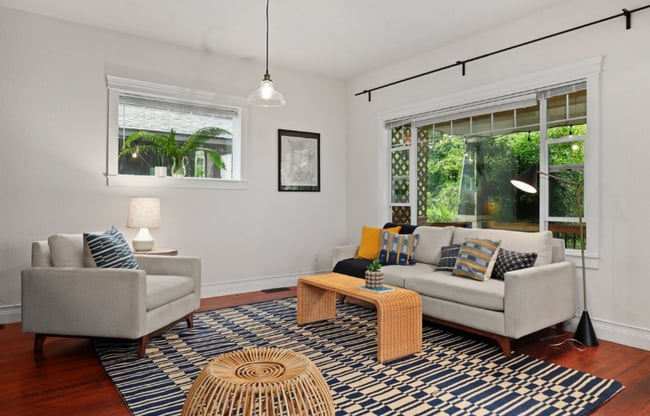 Building Photo - *COMING SOON* Gorgeous 4 Bedroom Home Loca...