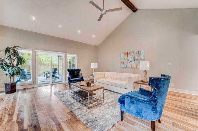 Foto del edificio - 1371 Beaujolais Ln