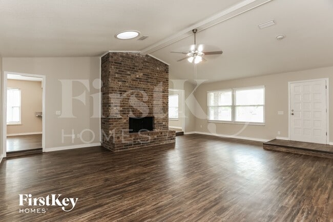 Building Photo - 800 Driftwood Pl