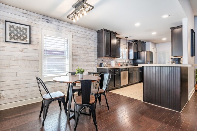 Foto del edificio - 607 Durbin Ln SW