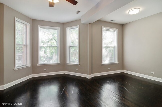 Foto del edificio - 2642 W Potomac Ave
