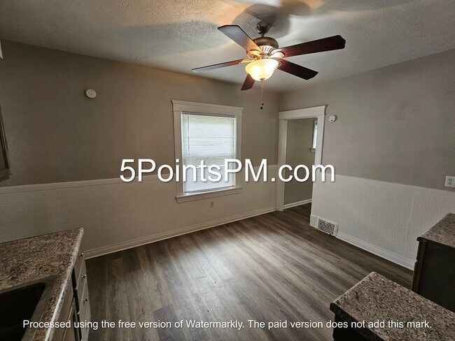 Building Photo - 4019 E 143rd St