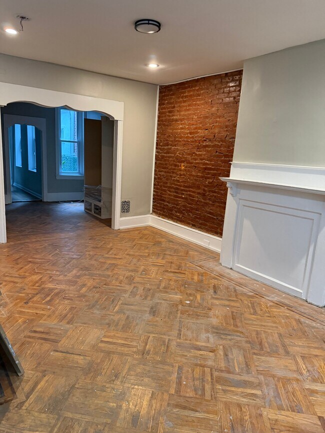 Building Photo - 1370 Narragansett St