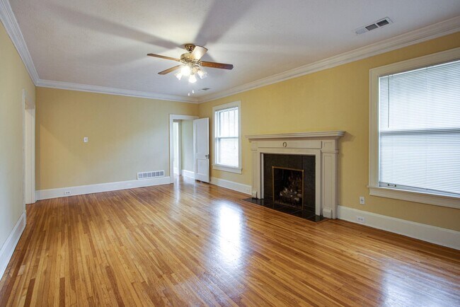 Building Photo - 257 Hawthorne St