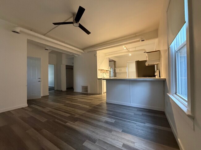 Foto del edificio - 711 Edgewater Ave