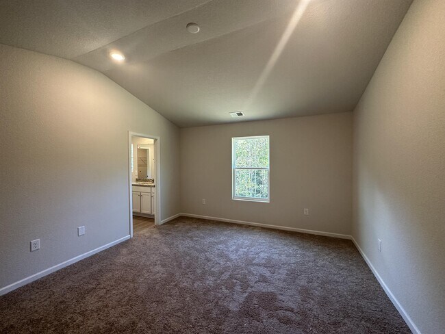 Building Photo - 5255 Wolfridge Ave