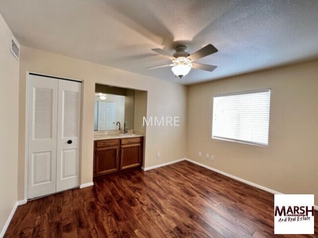 Foto del edificio - 2 bedroom plus den in beautiful Dobson Ranch!