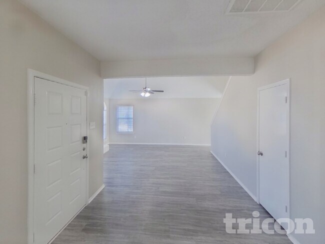 Building Photo - 8406 Americas Cup