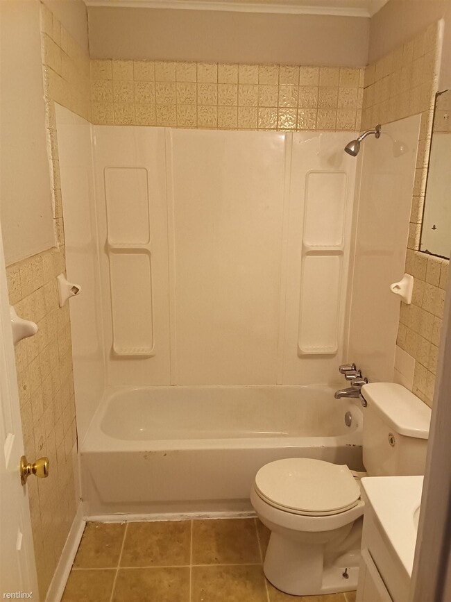 Building Photo - 3 br, 2 bath House - 703 Hillmont Drive