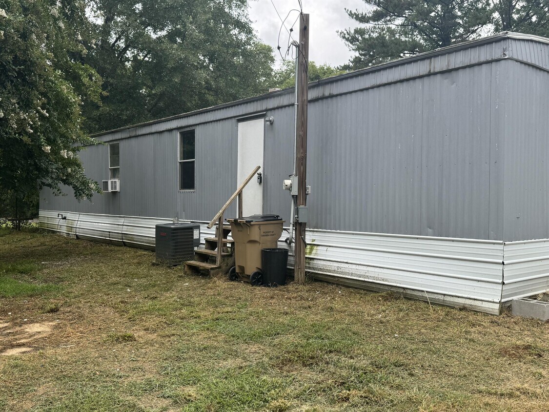 Foto del edificio - 385 Liberty Church Rd