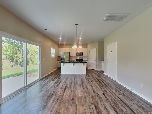 Building Photo - 779 Pointe Andrews Drive