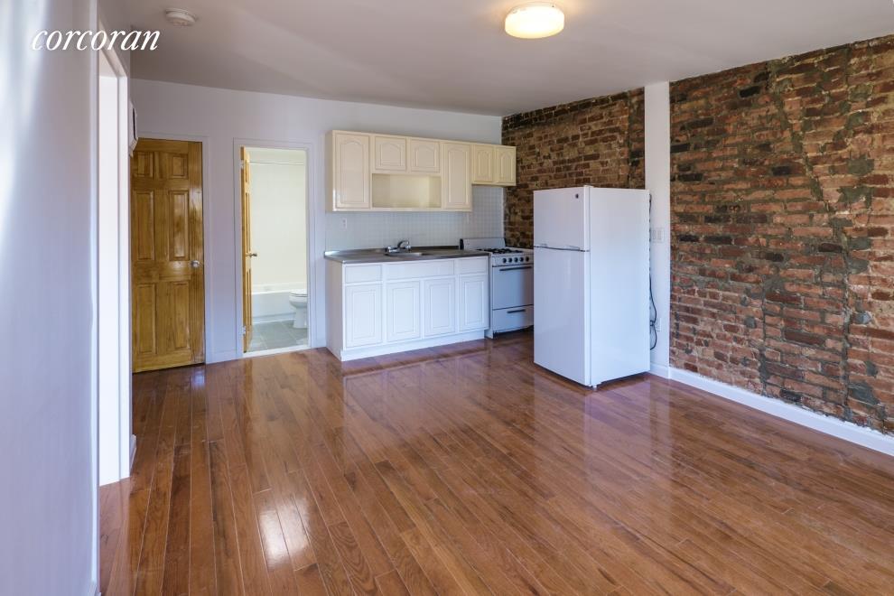 Primary Photo - 132 Lafayette Ave