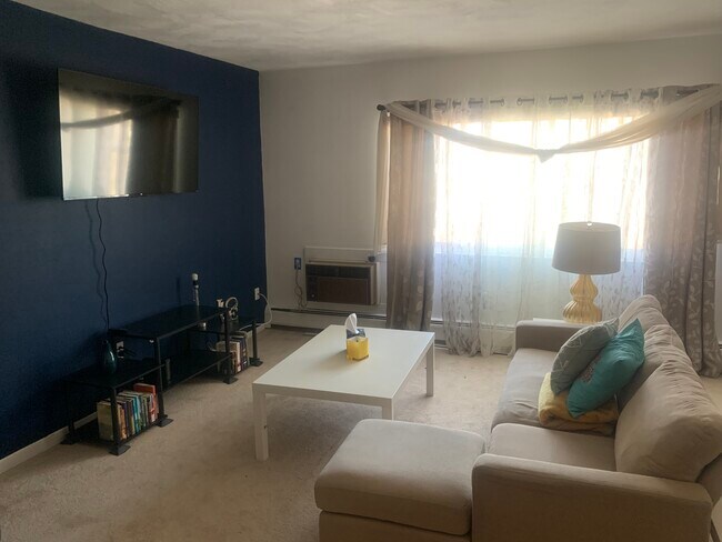 Living Room area - 68 Summer Ave