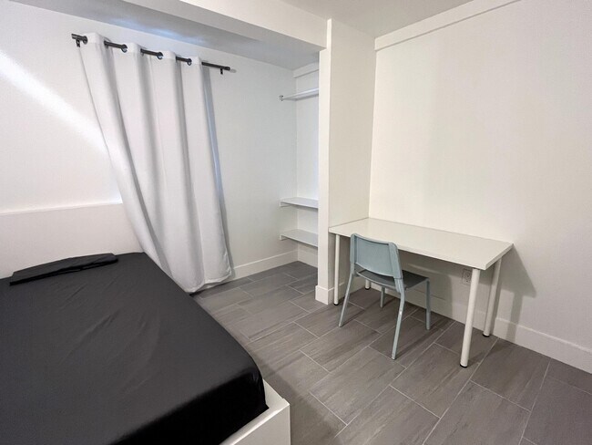 Foto del edificio - 1101 W Vernon Ave