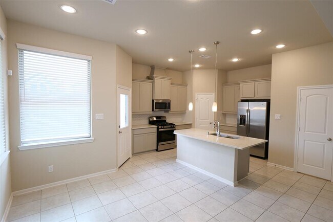 Foto del edificio - 8734 Laurel Crest Dr