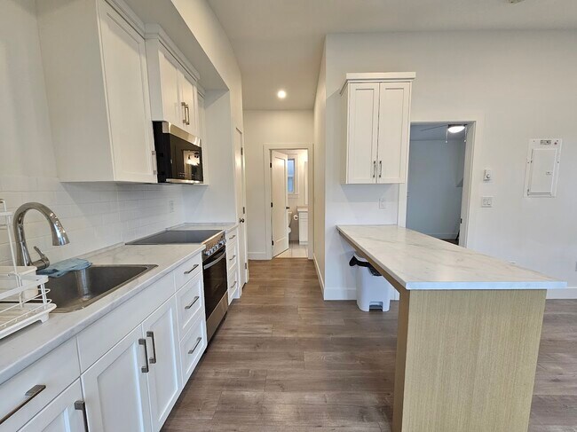 Photo du bâtiment - 7846 Cedarbrook Rd