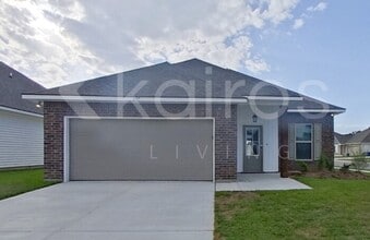 Building Photo - 207 Teddy Ln