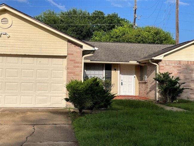 Building Photo - 1011 E Brompton Dr