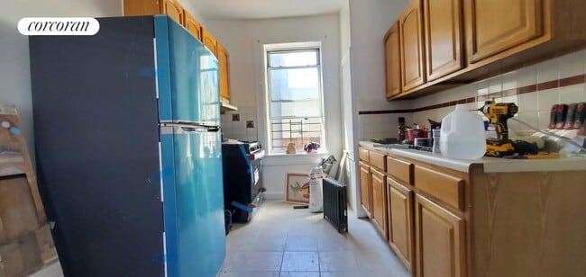 Building Photo - 2409 Grand Ave