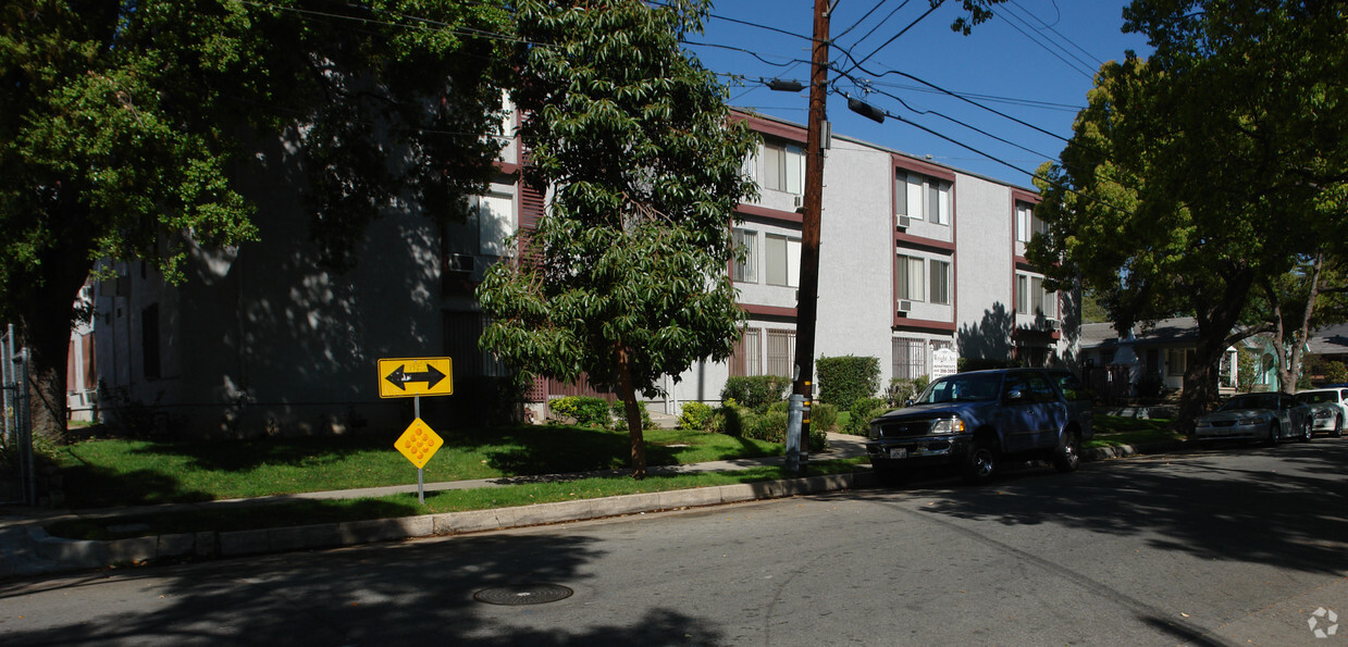 Building Photo - Wright Avenue Apartments