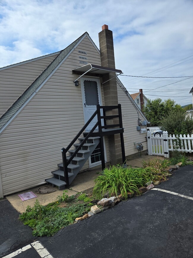 Building Photo - 1405 Washington St